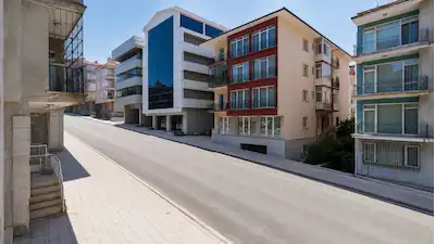 KAVAKLIDEREDE SATILIK CADDE CEPELİ SIFIR DAİRE