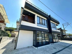 RE/MAX DREAM FARKIYLA İZMİT TÜYSÜZLERDE TEMİZ SIFIR EŞYALI 1+1 KİRALIK DAİRE