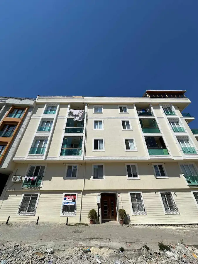 REMAX MAHAL'DEN CELALİYE MEYDANDA GİRİŞ KAT İÇİ YAPILI 2+1 DAİRE 