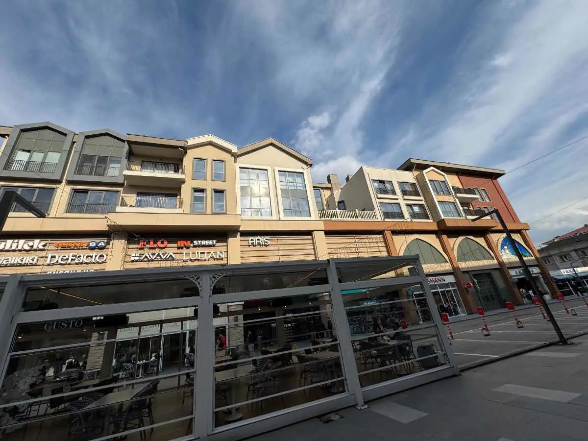 CADDE54`TE KIRALIK 1+0 DAIRE REMAX HÜR HEDIYE KÜÇÜK`TEN
