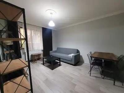 MALTEPE’DE EŞYALI 1+1 KİRALIK DAİRE | BALKONLU, KOMBİLİ, GİRİŞ KAT
