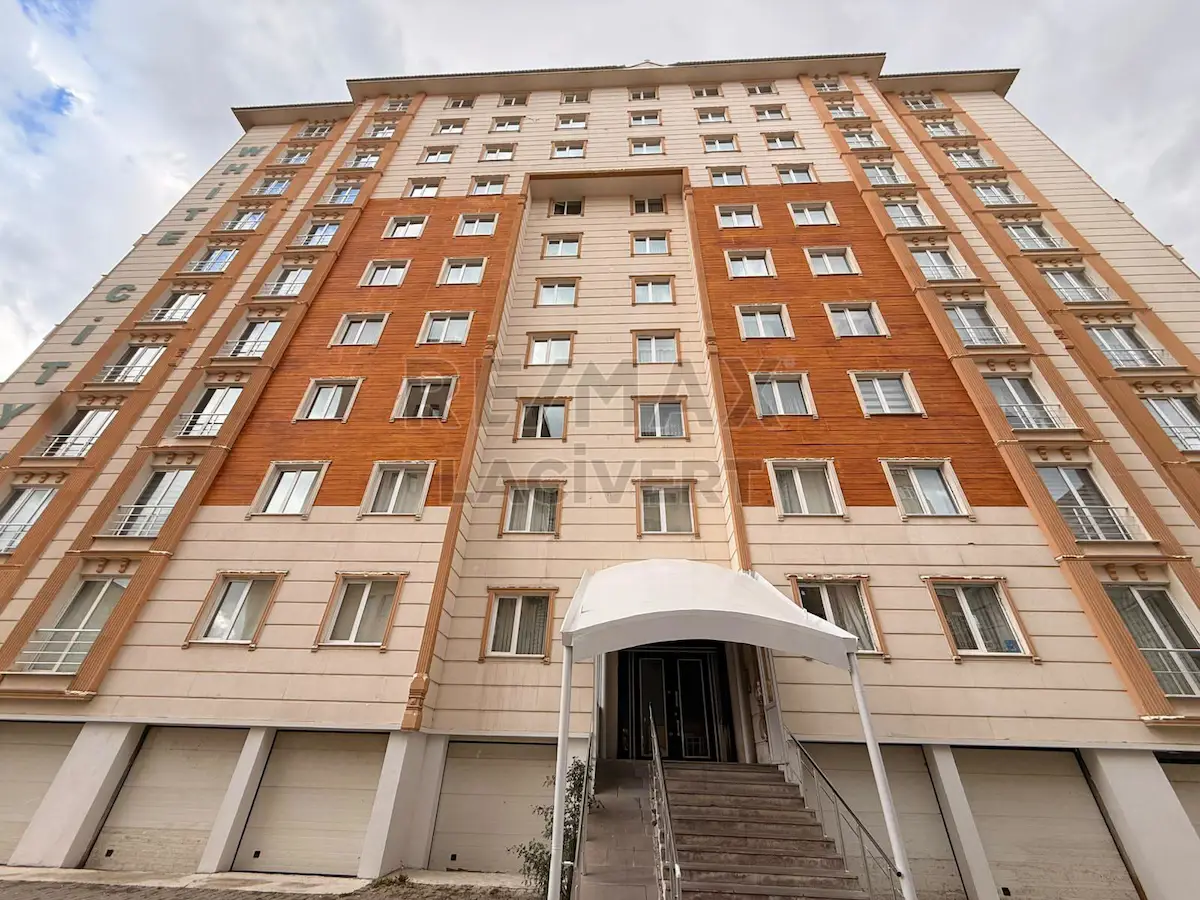 RE/MAX LACİVERT'TEN YILDIZKENT'TE SATILIK 4+1 DAİRE