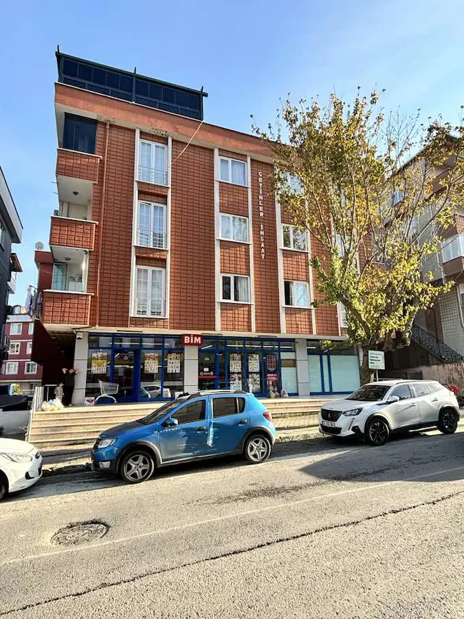 PENDİK AHMET YESEVİ’DE ARA KAT BALKONLU SATILIK 3+1 DAİRE