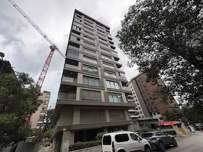 CADDEBOSTAN’DA 3+1 | 10. KAT | 2 BANYO | BALKON | KISMİ DENİZ MANZARALI