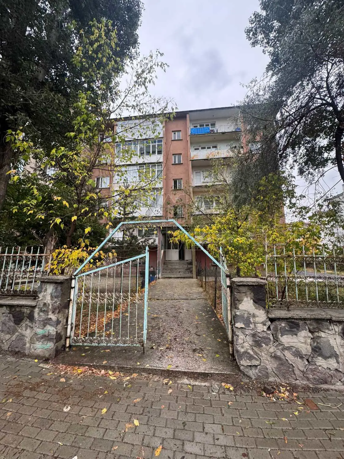 RE/MAX LACIVERT'TEN YENİŞEHİR'DE SATILIK 3+1 DAIRE