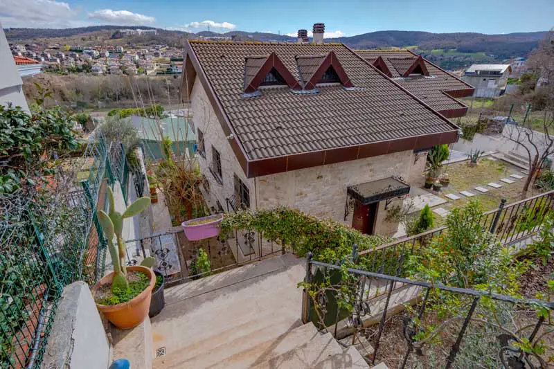 ZEKERİYAKÖY'DE ÖZEL YAPIM SATILIK MÜSTAKİL İKİZ VİLLA