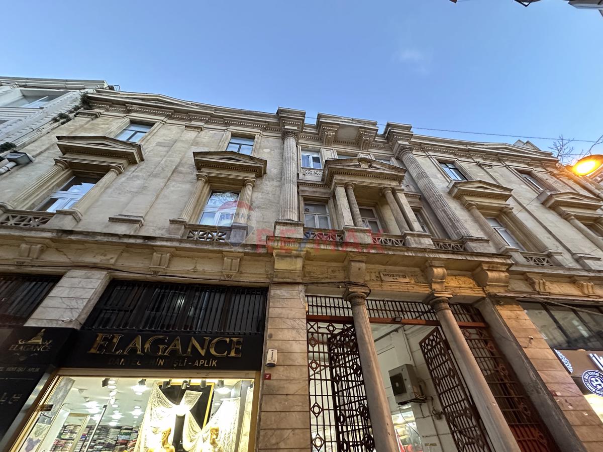 Mahmutpaşa, Sultanhamam'da Kiralık Dükkan & Mağaza