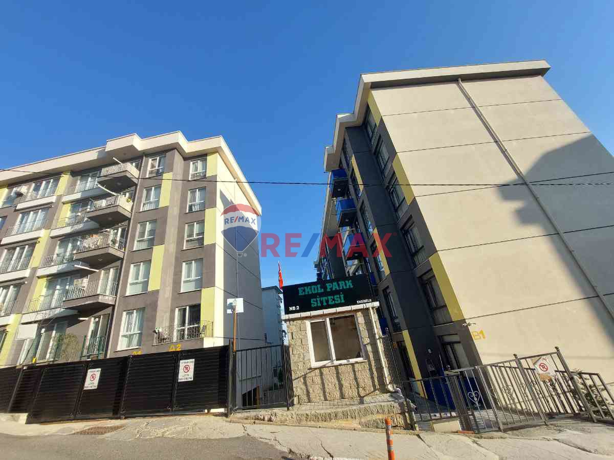 PENDİK ŞEYHLİ MAHALLESİ EKOL PARK SİTESİ'NDE SATILIK 2+1 DAİRE