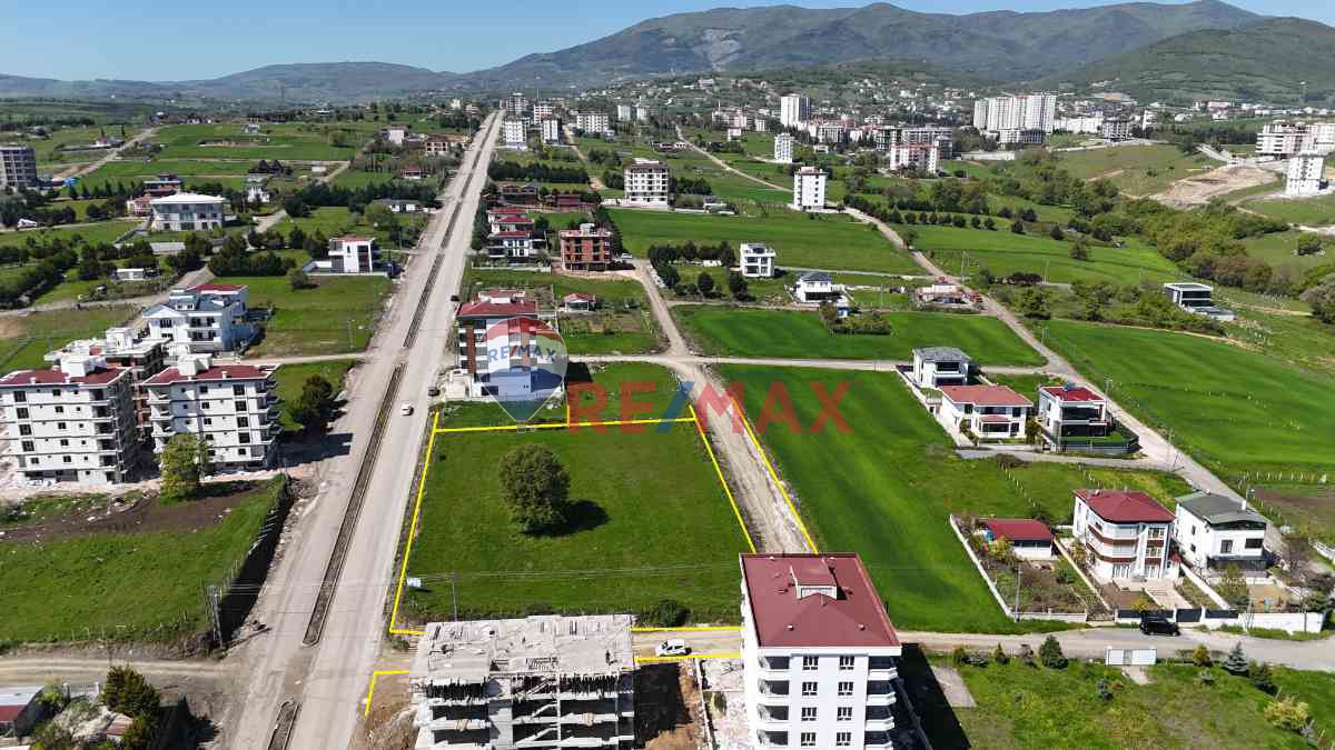 PAMUKLU BULVARINDA SİTE YAPIMINA UYGUN SATILIK ARSALAR