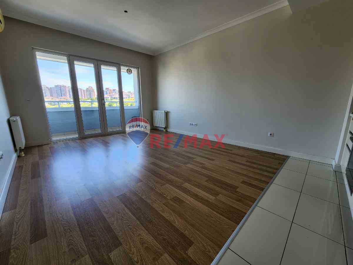 BAHÇEŞEHİR SPRADON VADİ DE 1+1 DAİRE