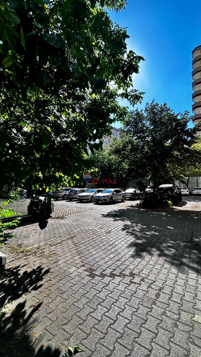 İÇERENKÖY’DE KİRALIK 4+1 OFİS