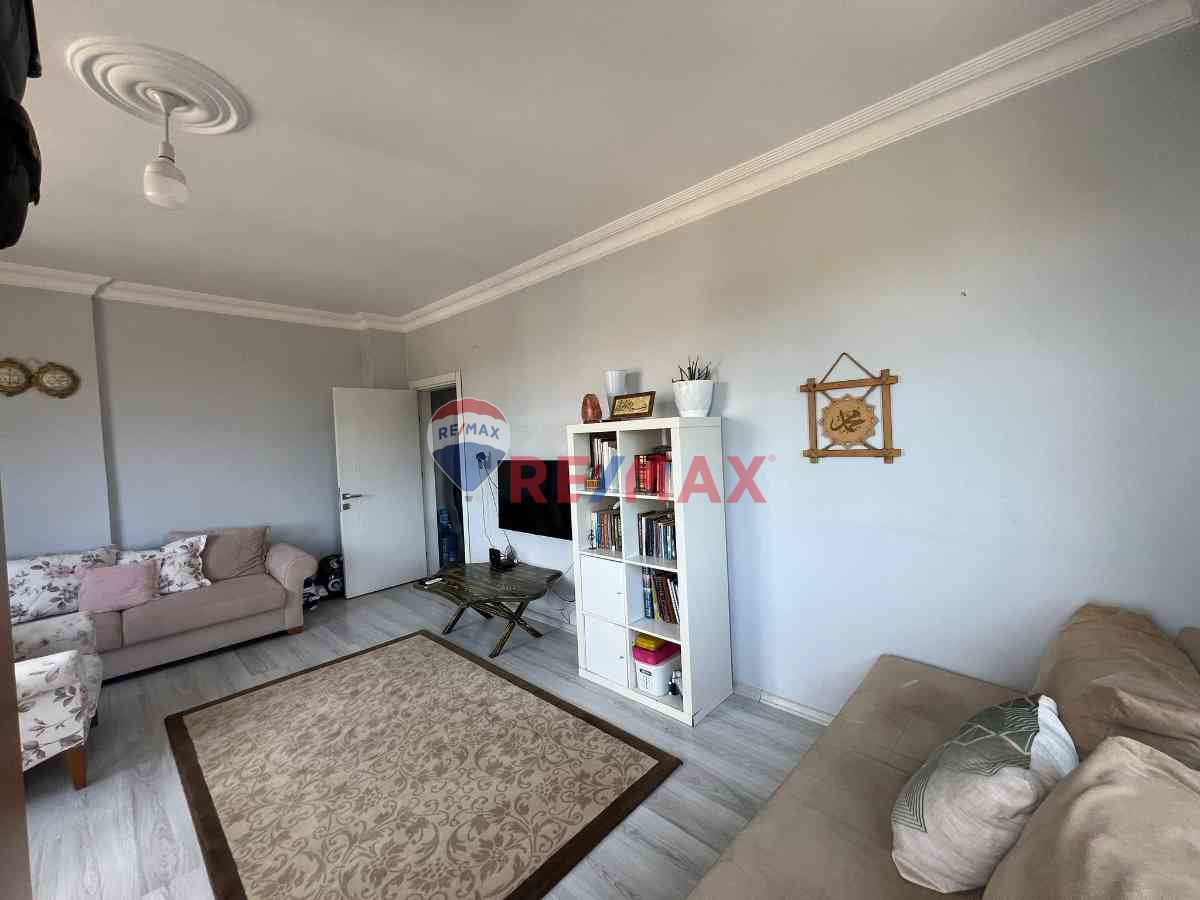 ATAŞEHIR FETIH MH.2+1 SATILIK DAIRE TUĞBA ÖZAKBULUT REMAX MASAL 