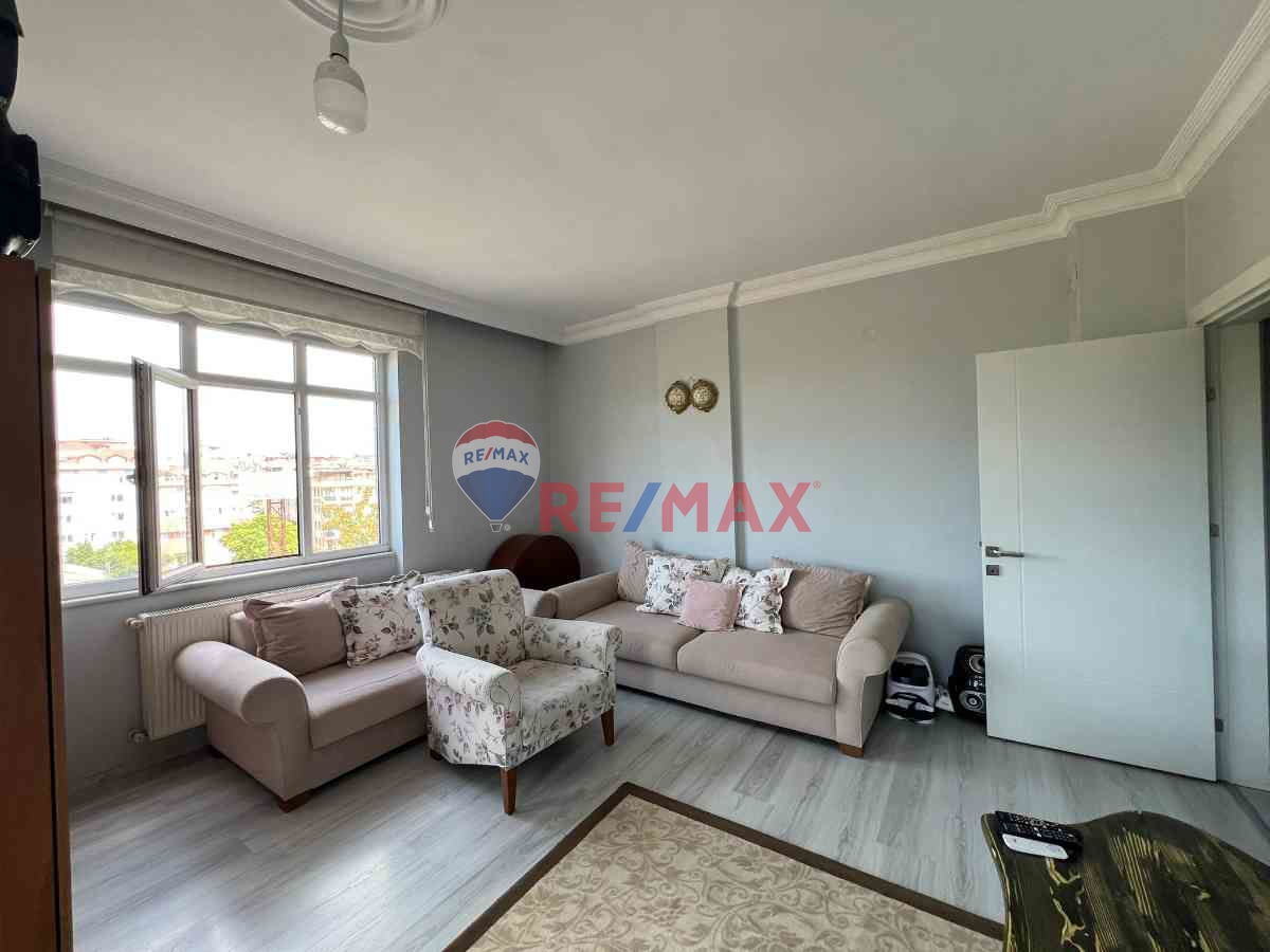 ATAŞEHIR FETIH MH.2+1 SATILIK DAIRE TUĞBA ÖZAKBULUT REMAX MASAL 