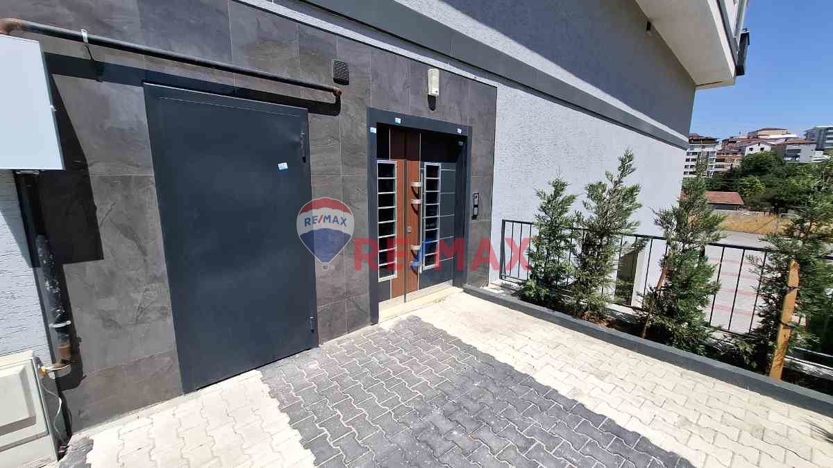 İNÖNÜ MAH. TÜVTÜRK YAKINI 2+1 ARAKAT