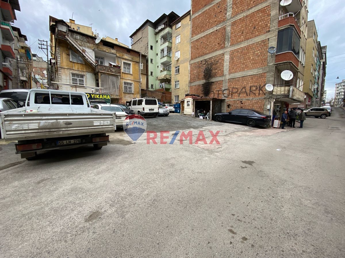 İLKADIM MERKEZDE SATILIK ARSA