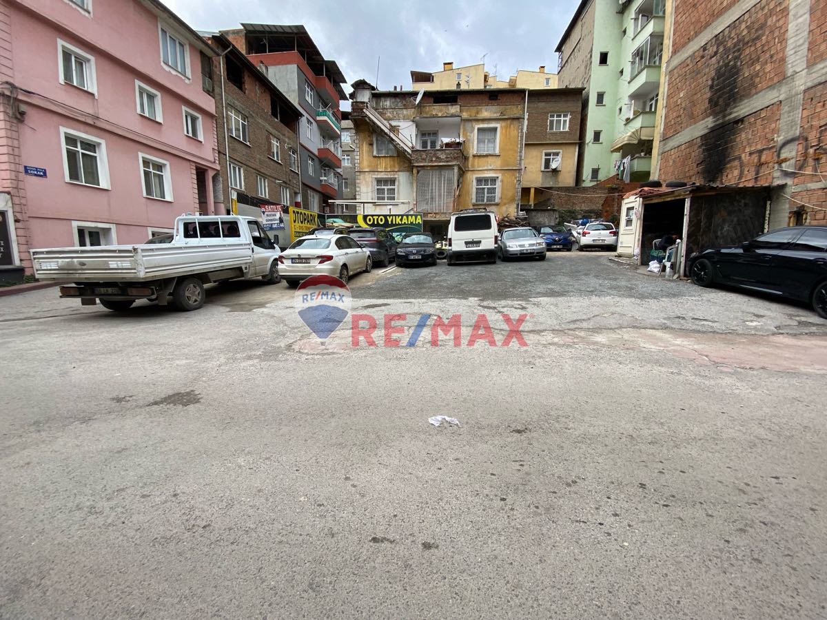 İLKADIM MERKEZDE SATILIK ARSA