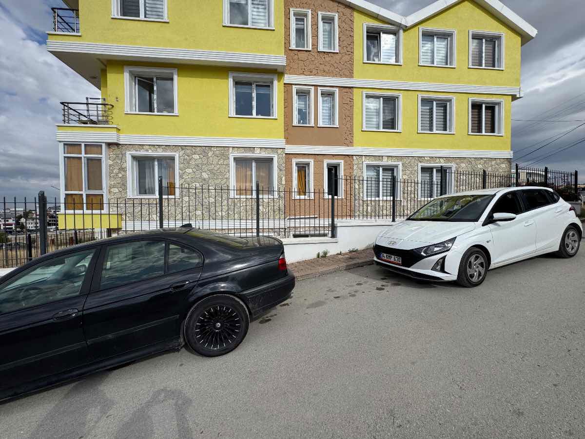 YAŞAMKENT 2+1 YÜKSEK KIRA GETIRLI FIRSATI DAİRE
