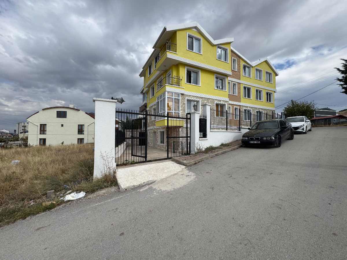 YAŞAMKENT 2+1 YÜKSEK KIRA GETIRLI FIRSATI DAİRE