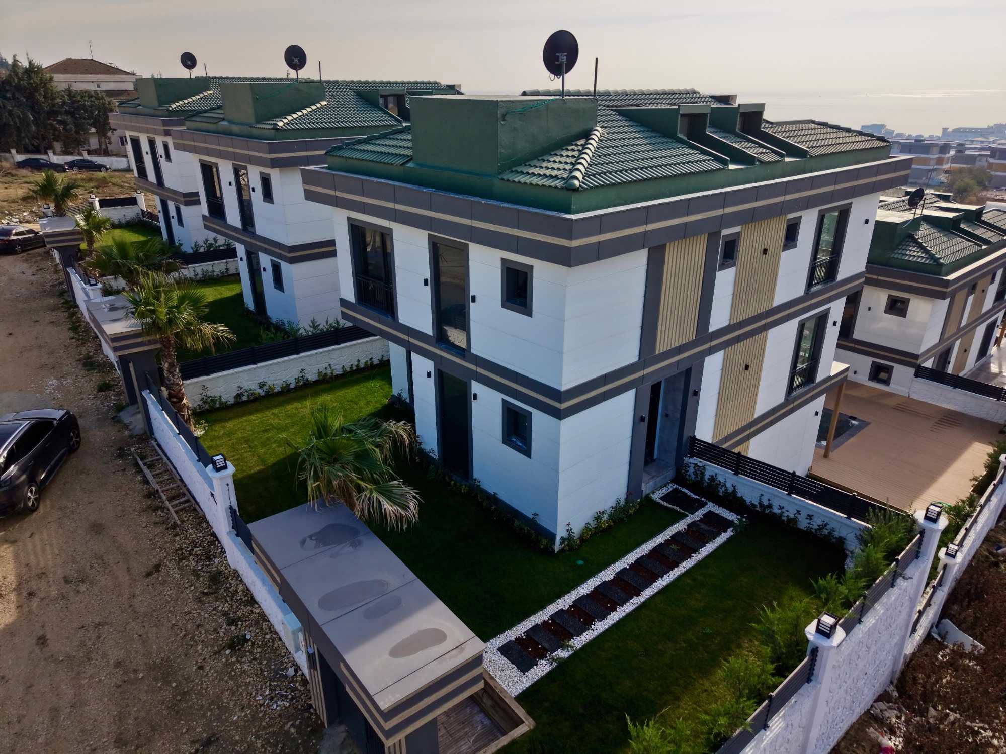 BÜYÜKÇEKMECE'DE SATILIK DENİZ MANZARZALI LÜKS 5 KATLI VİLLA