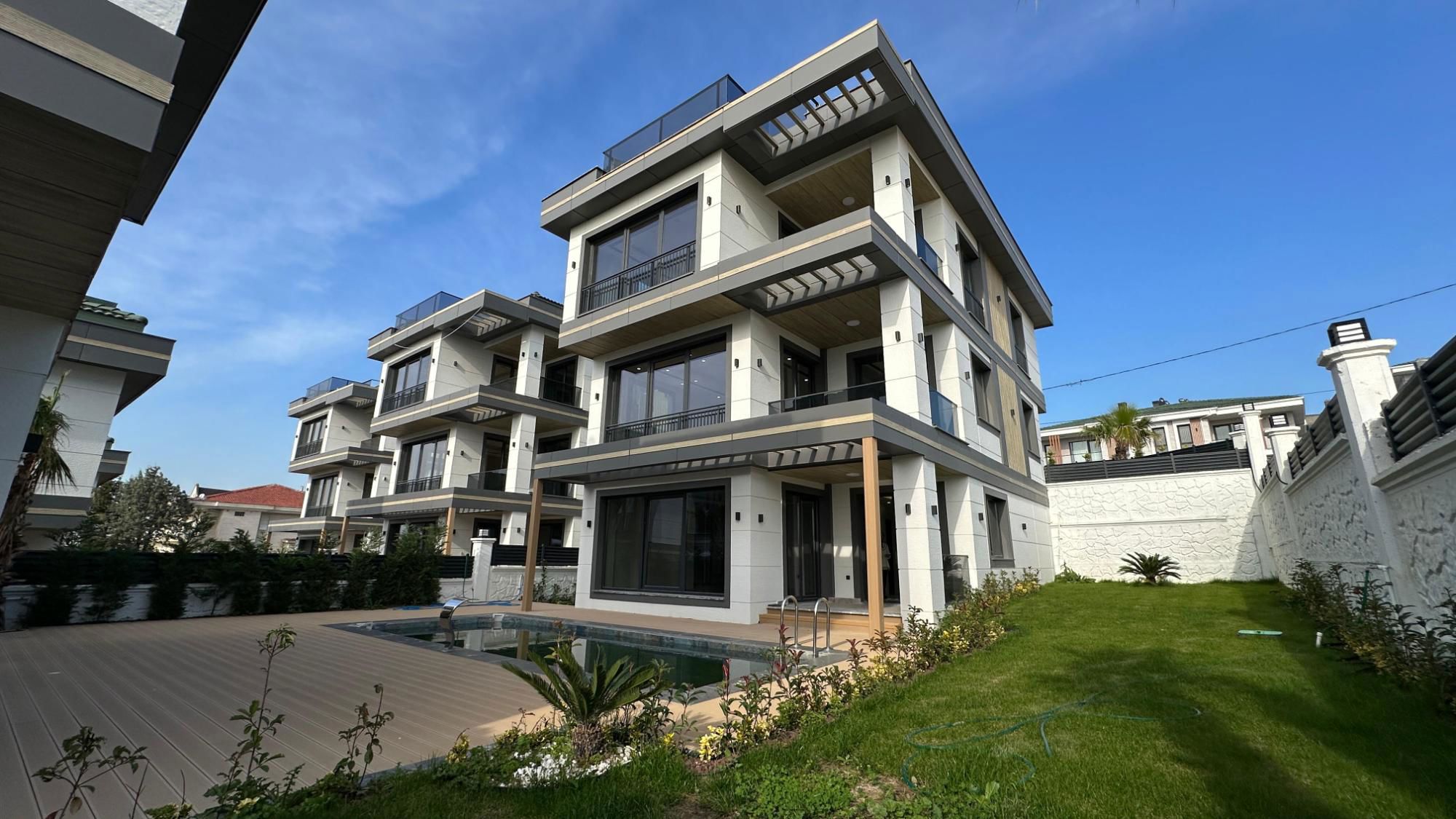 BÜYÜKÇEKMECE'DE SATILIK DENİZ MANZARZALI LÜKS 5 KATLI VİLLA