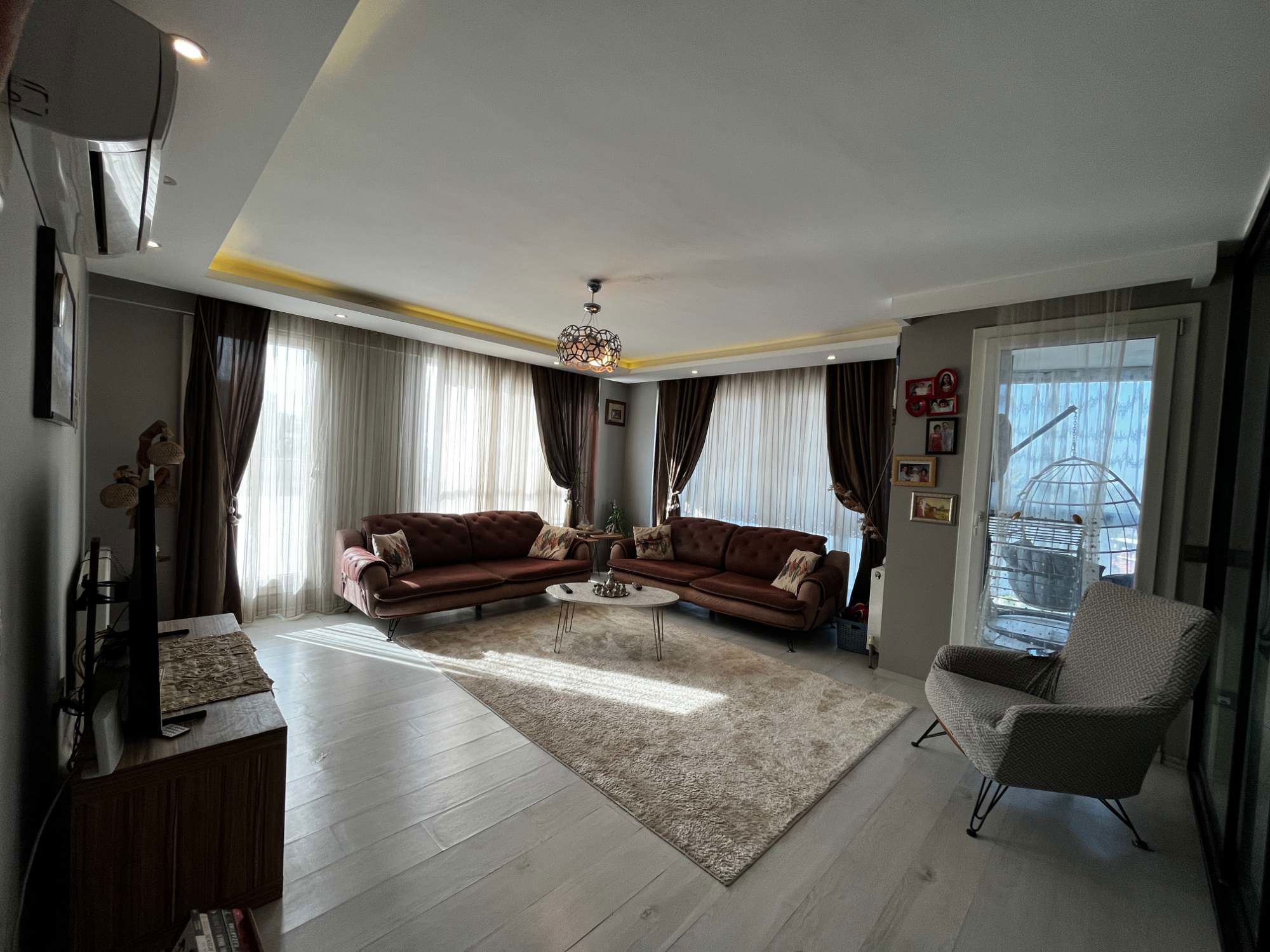 MERKEZI KONUMDA GENIŞ VE FERAH 3+1 MODERN DAIRE, HAVUZ & OTOPARK