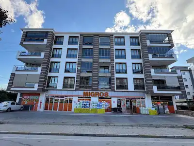 YENİŞAFAKTA KURUMSAL KİRACILI 1000 M2 SATILIK İŞYERİ