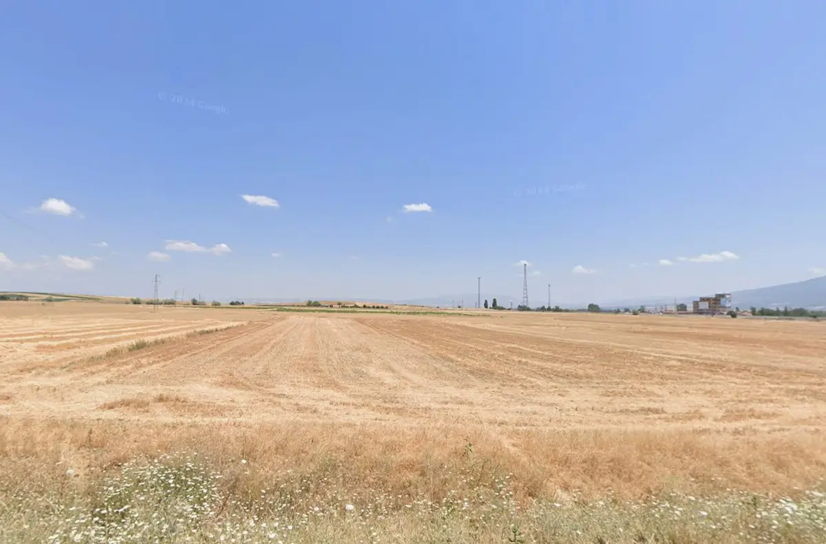 SARIMBEY KÖYÜ SERBANBOĞAZ MEVKİİ'DE, TEK TAPU TARLA...