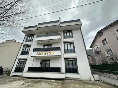 İZMIT YENIŞEHIR MH. SATILIK GENIŞ 3+1 DAIRE