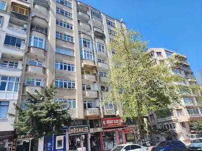 LİSE CADDESİNDE ÖNÜ AÇIK DENİZ MANZARALI 3+1 SATILIK DAİRE