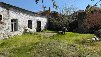 ÇANAKKALE AYVACIK TAMIŞ’TA BAHÇELİ SATILIK KÖY EVİ