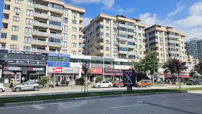 REMAX BEYAZ ALTINŞEHİR MAH. GÖKTAŞ SİTESİNDE 3+1 SATILIK DAİRE