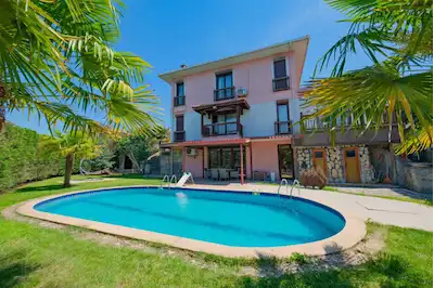 TEPEÖREN'DE SULTAN KONAKLARINDA 5+2 SATILIK VILLA