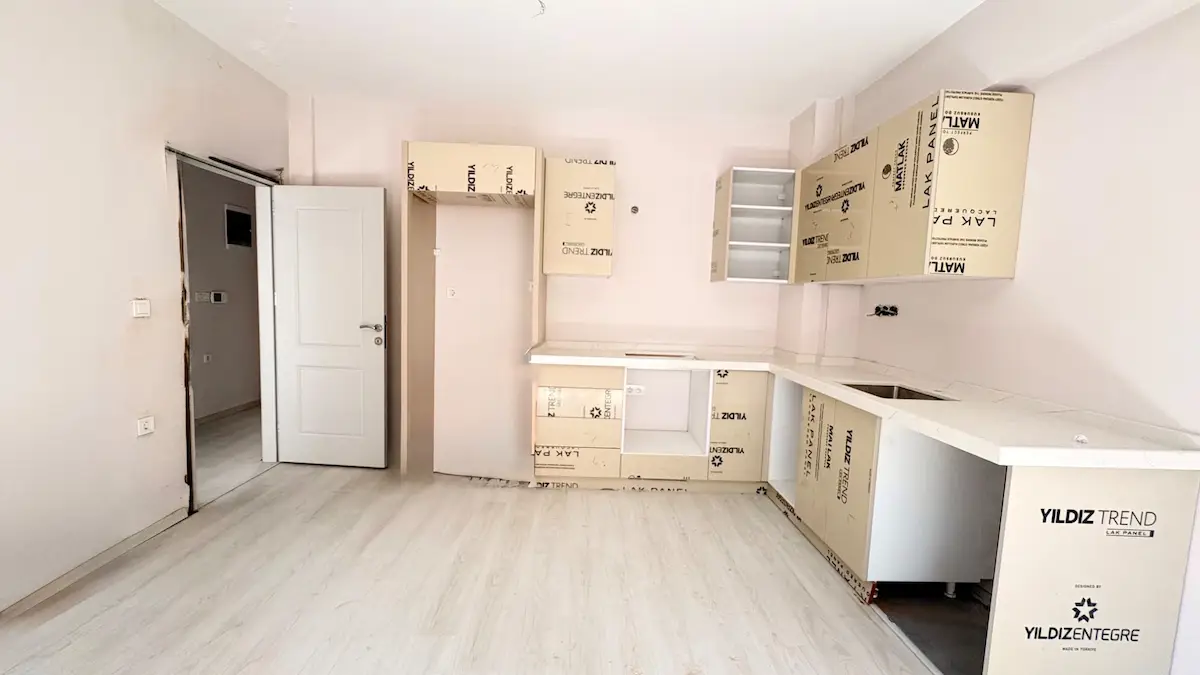 BORNOVA MEVLANA MAH.’DE SIFIR SATILIK ARA KAT 2+1 DAIRE 3
