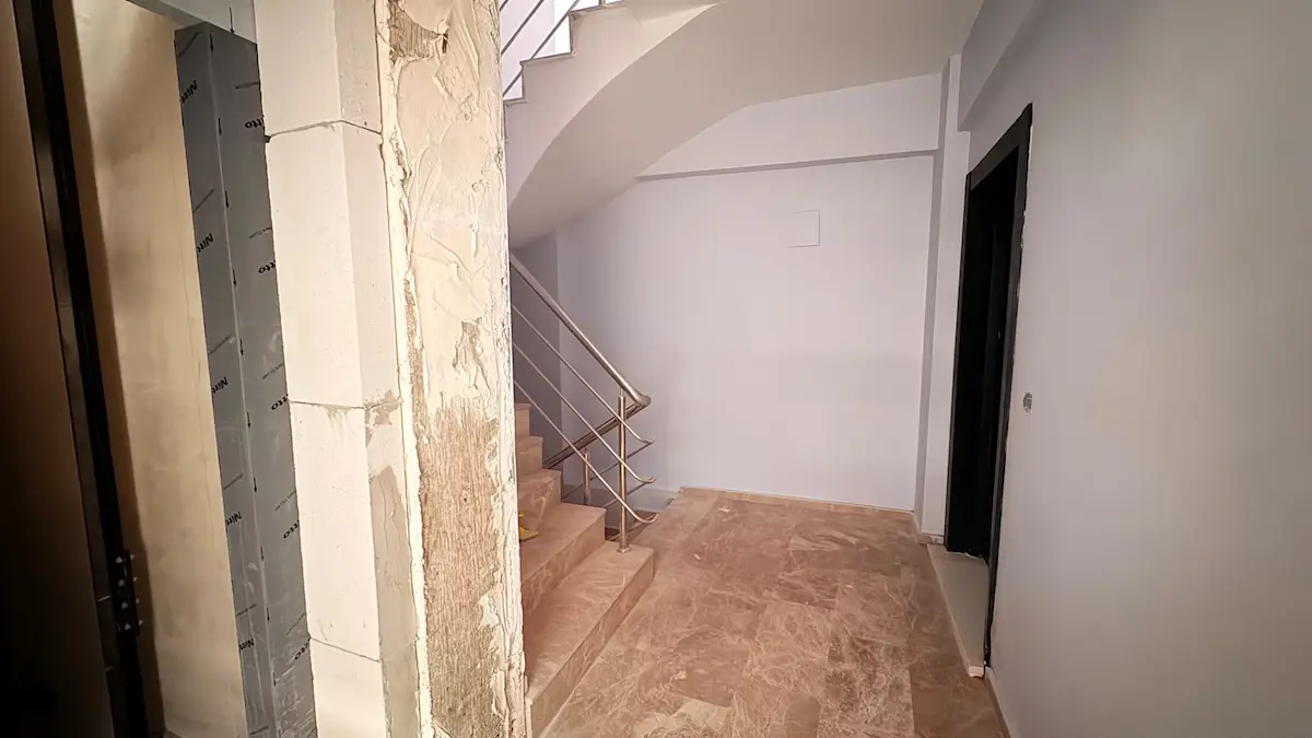 BORNOVA MEVLANA MAH.’DE SIFIR SATILIK ARA KAT 2+1 DAIRE 2