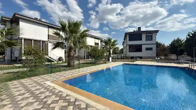 EDREMIT HAMIDIYE MAH MELISA VILLALARI'NDA SATILIK 5+1 VILLA