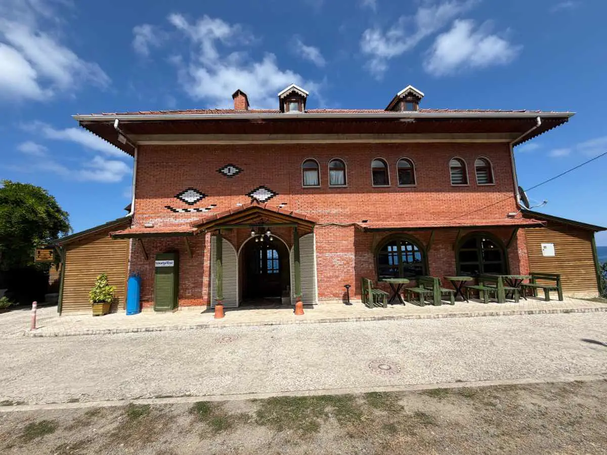 AKÇAABAT AKÇAKALE’DE DEVREN KİRALIK RESTORAN | 2 KATLI, 150 KİŞİLİK, ANAHTAR TESLİM