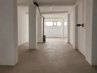 ARNAVUTKÖY MEHMET AKİF ERSOY MAHALLESİ'NDE KİRALIK 180 M² DÜKKAN