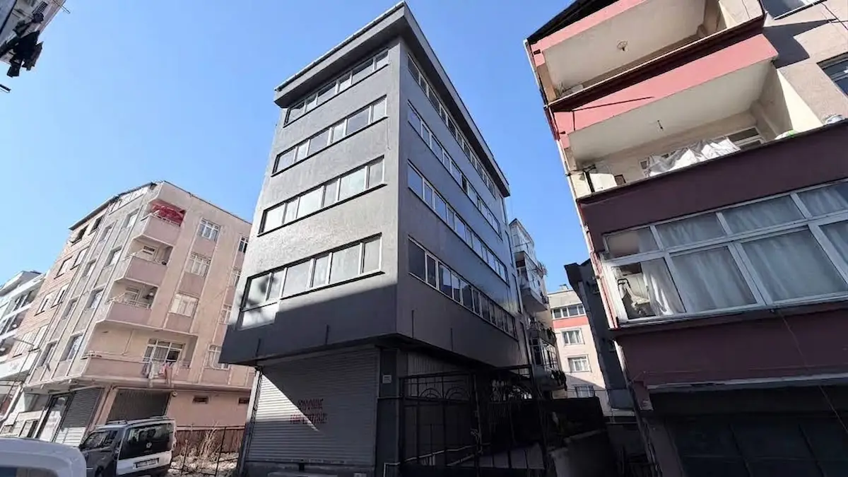 GÜNGÖREN SANAYİ MAHALLESİ'NDE KALE CENTER KARŞISINDA KOMPLE BİNA