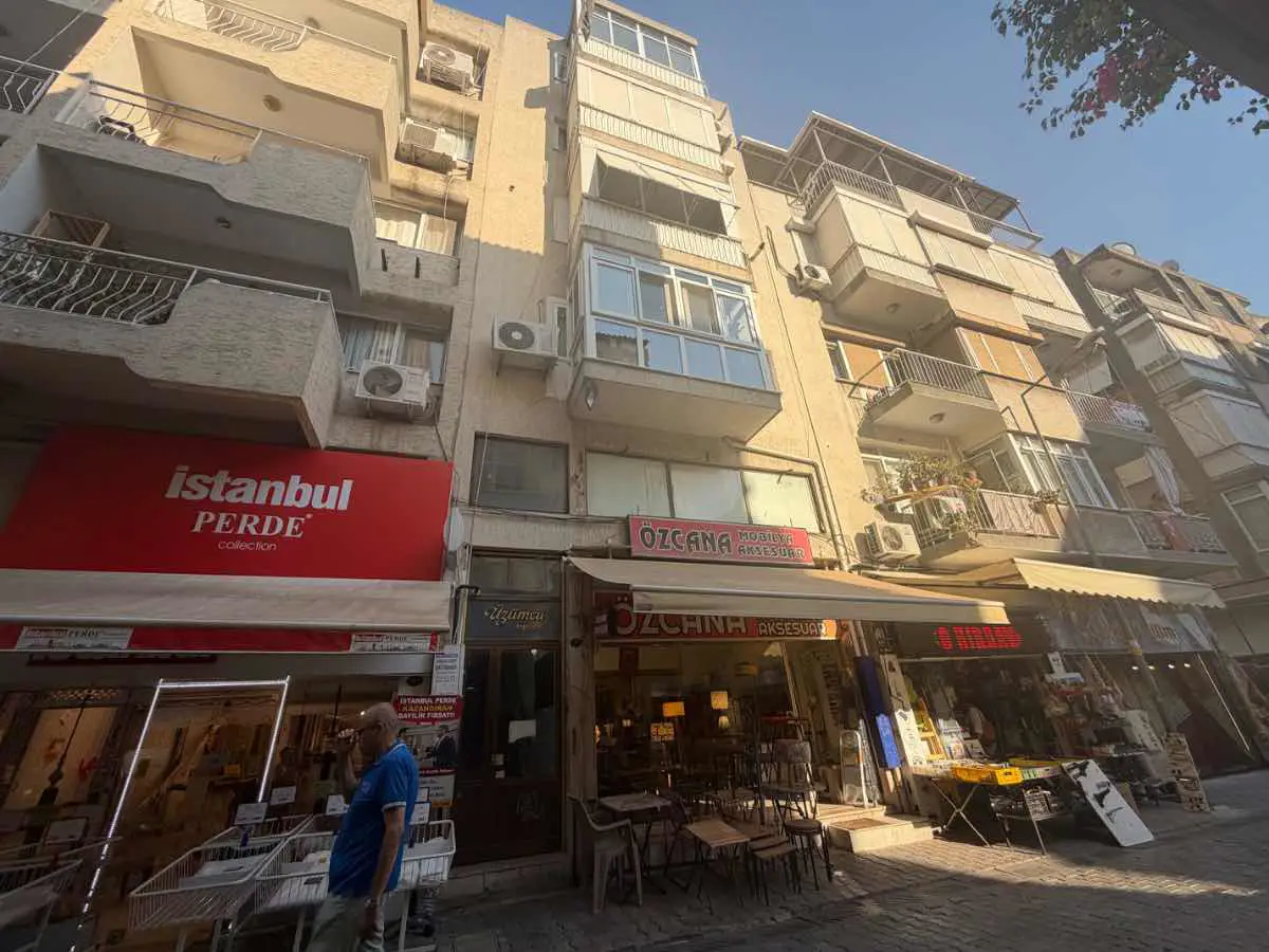KARŞIYAKA MERKEZ , TADILATLI 3+1