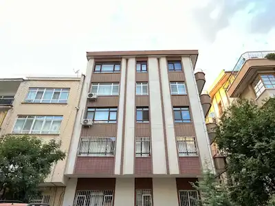 MALTEPEDE YENILENMIŞ 3+1 ŞEHİT MEHMET BAYDAR SOKAKTA BALKONLU ÜST KAT