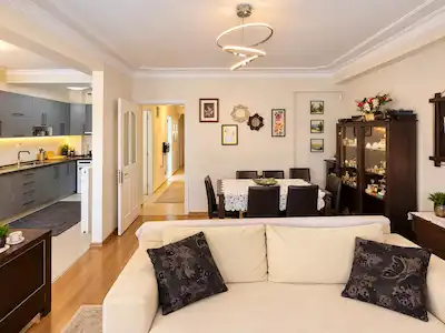 KARŞIYAKA SAHİLİ'NİN YANI BAŞINDA SATILIK 3+1 FIRSAT DAİRE
