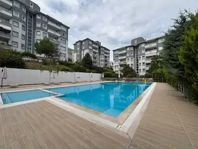 REMAX BEYAZ NİLÜFER KONAK’TA KUMOVA BERKER SİTESİ’NDE 3 CEPHELİ, LÜKS 3+1 DAIRE