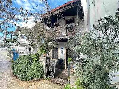 BODRUM MARİNA BÖLGESİNDE İŞ YERİ & KONUT KULLANIMINA UYGUN TRİPLEKS