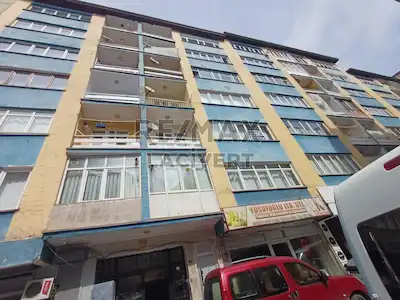 RE/MAX LACİVERT'TEN ÇAYKARA'DA 3+1 SATILIK ARAKAT DAİRE