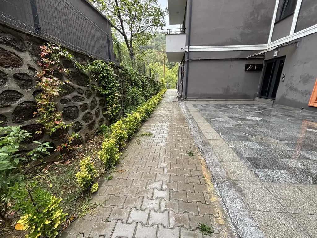 GÖLCÜK’TE DEĞİRMENDERE’ DE DENİZ MANZARALI, SIFIR 3+1 | 140 M² | YERDEN ISITMALI