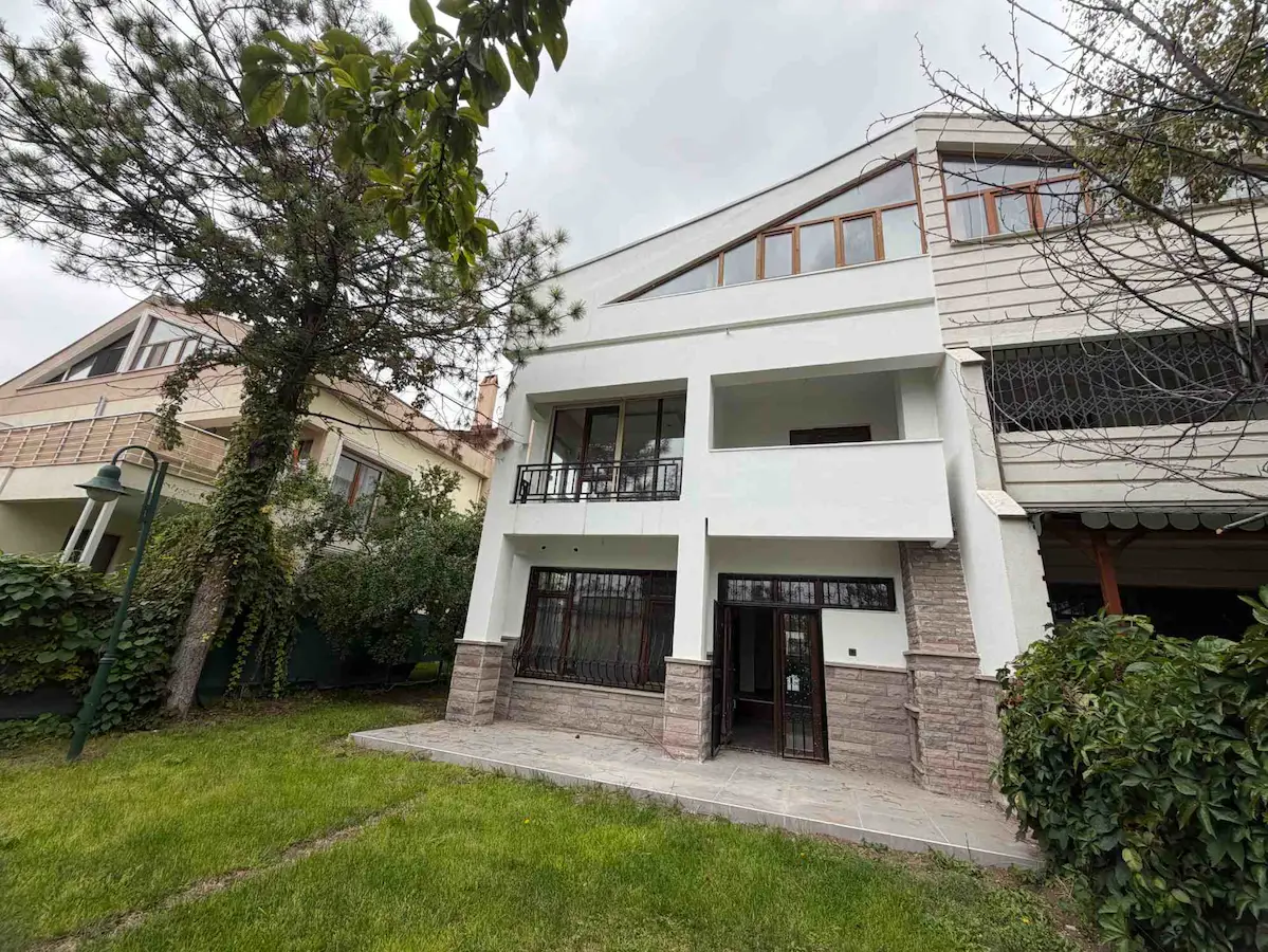 İLKIZ 2 SITESINDE 6+1 KIRALIK VILLA