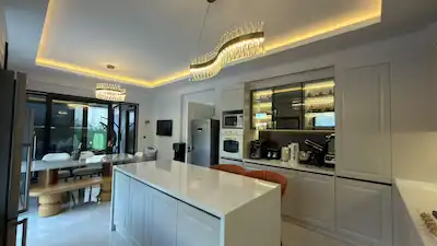 SERDİVAN ARALIK SERENTY SİTESİNDE 6+1 HAVUZLU VİLLA