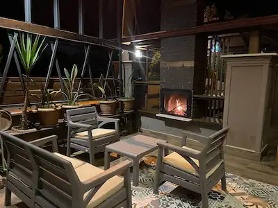 DALYAN’DA HAVUZLU, BAHÇE ŞÖMİNELİ , TAM EŞYALI 3+1 YILLIK KİRALIK DAİRE