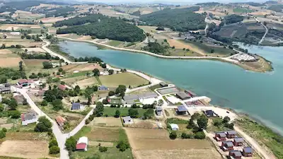 DERİNCE TAHTALI'DA ASFALT YOLA CEPHELİ 2.182 M² SATILIK ARSA