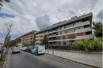 ETİLER’DE TERASLI 3+1 DUBLEKS EŞYALI KİRALIK DAİRE 